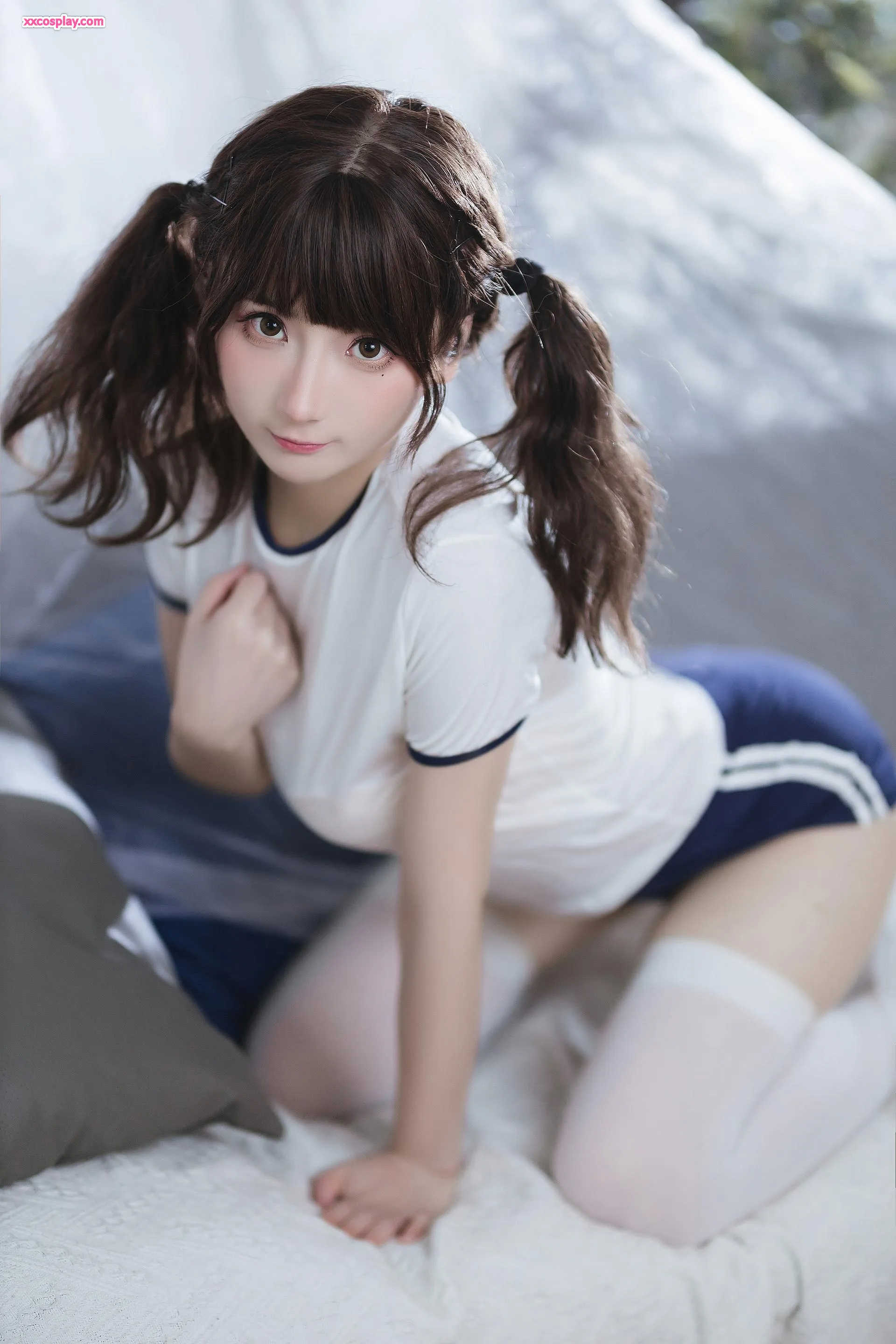 Shisanbushishiw: Unipormeng Gimnastiko na Bondage